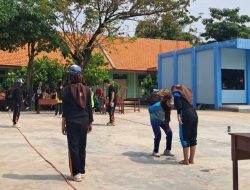 Lomba Estafet Air di Skanesasoo meramaikan dan menyegarkan suasana siang hari