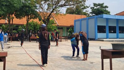 Lomba Estafet Air di Skanesasoo meramaikan dan menyegarkan suasana siang hari